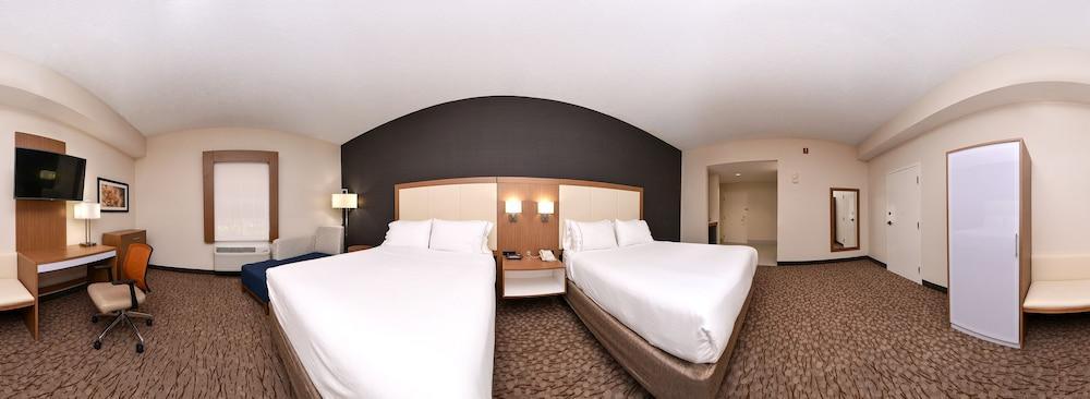 Holiday Inn Express Hotel & Suites Bonita Springs/Naples By Ihg Exterior photo