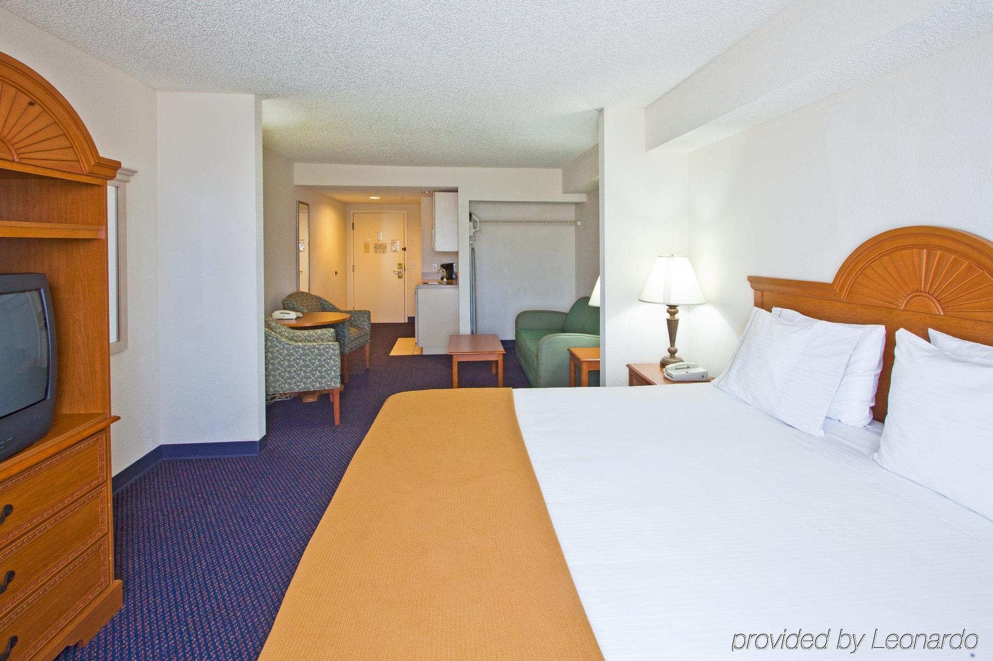 Holiday Inn Express Hotel & Suites Bonita Springs/Naples By Ihg Exterior photo