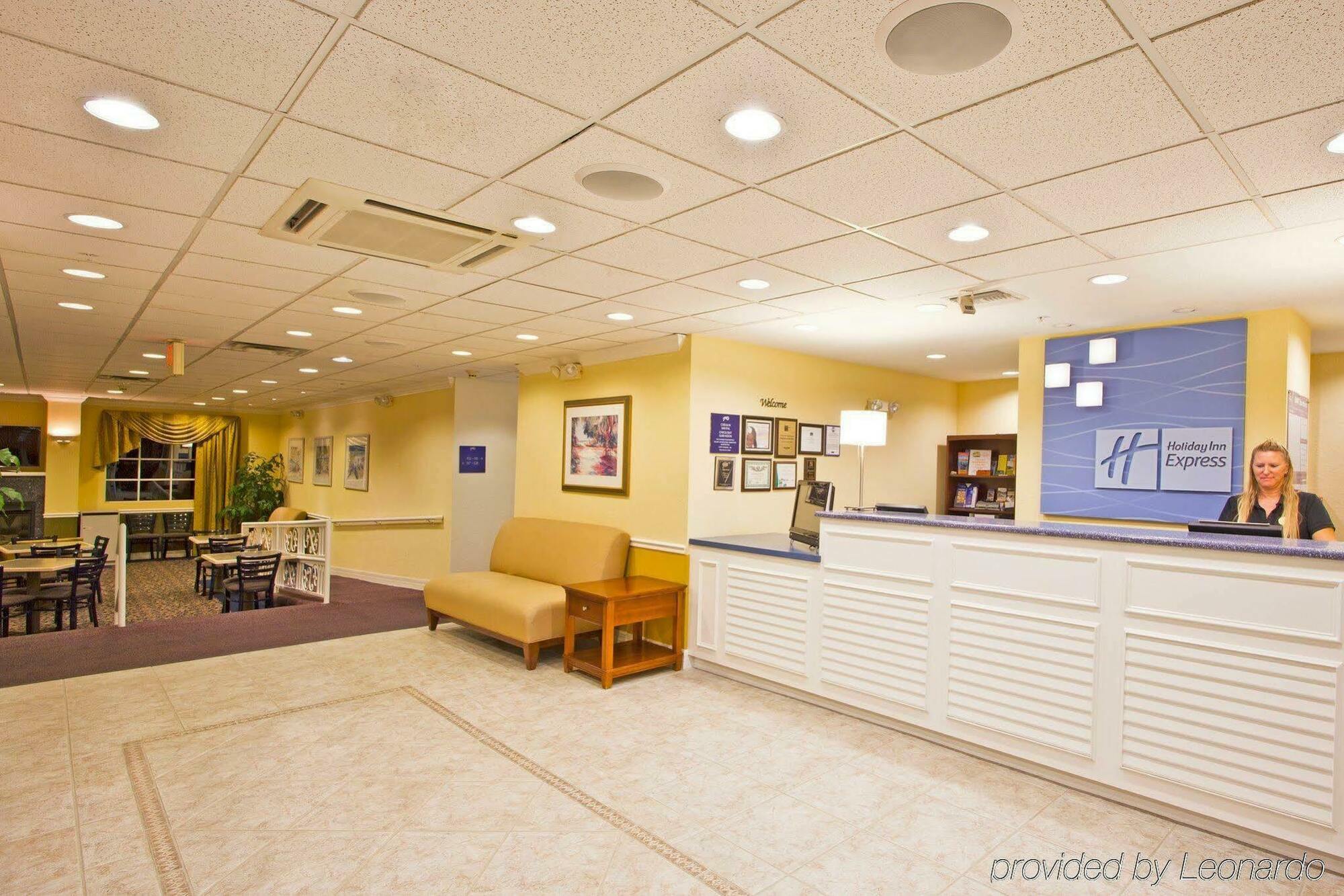 Holiday Inn Express Hotel & Suites Bonita Springs/Naples By Ihg Exterior photo